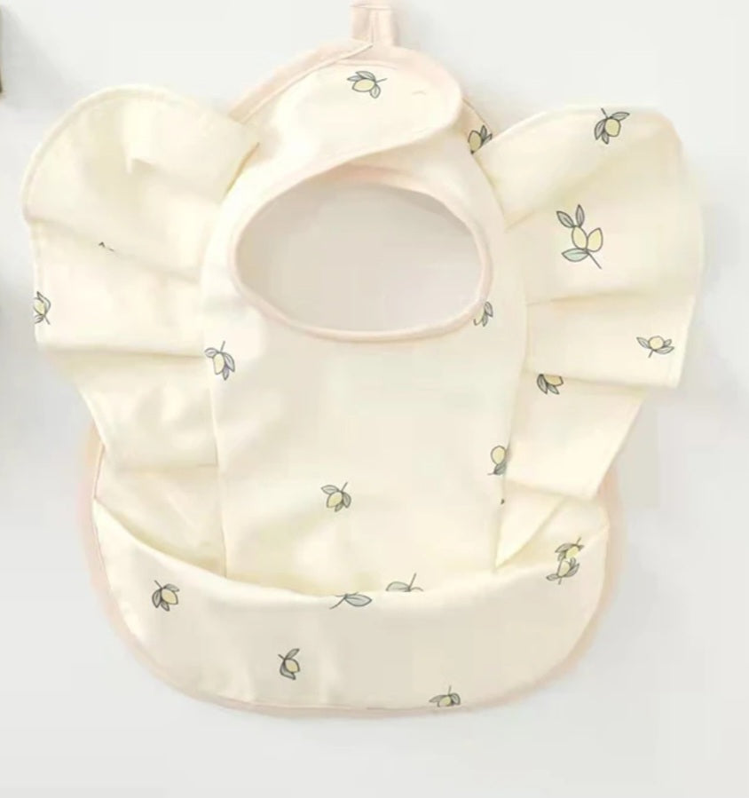 Frill Bib